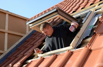 Pose de fenêtres de toit Velux à Saint-Marc-le-Blanc